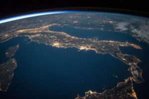 سطح بین المللی |2025 سطح بین المللی